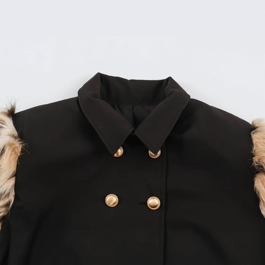 Damen Doppelreihige Kurzjacke mit Kunstfellärmeln Nord Taschen