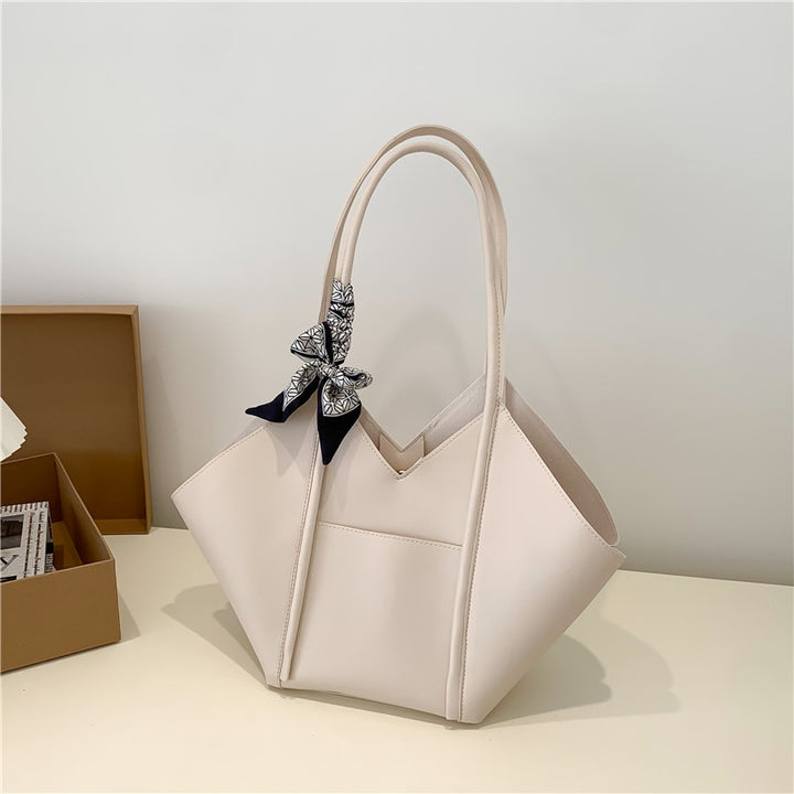 Damen hochwertige Tragetasche mit verspieltem Design und dekorativem Halstuch Nord Taschen