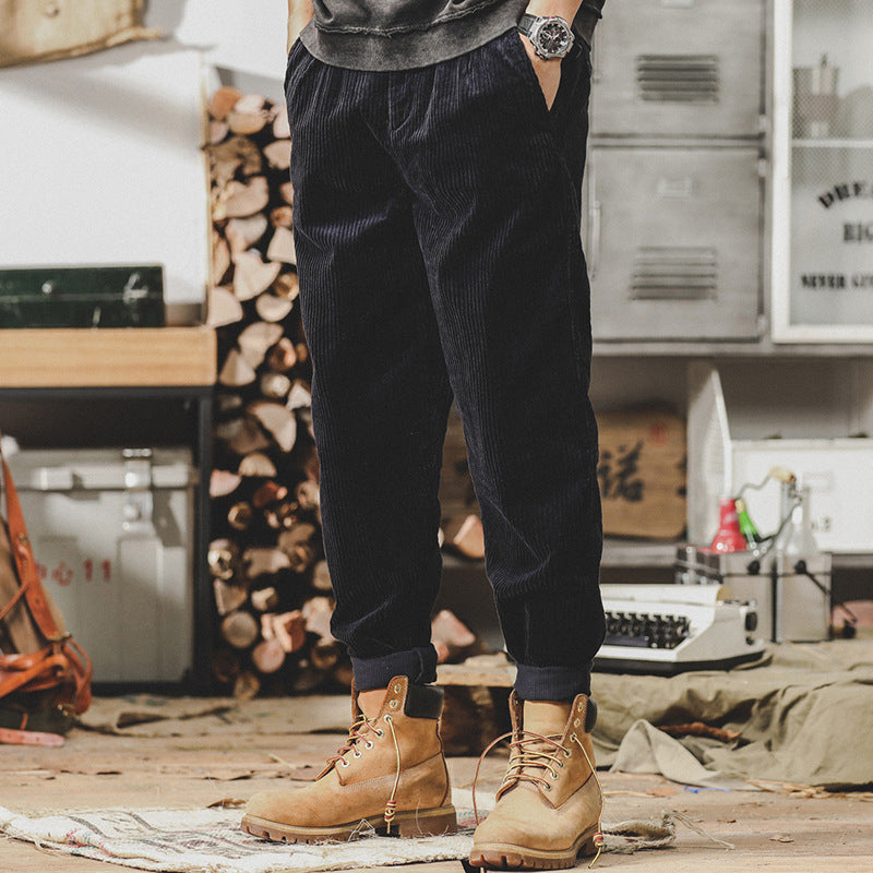 Herren Relaxed-Fit Feincord-Hose mit elastischem Bund, Kordstruktur und gekrempeltem Saum Nord Taschen