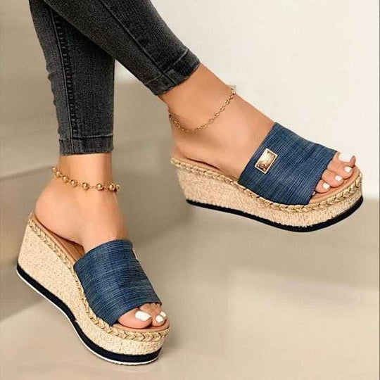 Damen  Espadrille-Keilpantoletten mit geflochtenem Bast-Plateau, breitem gewNord Taschentem Riemen und weicher Komfortsohle Nord Taschen