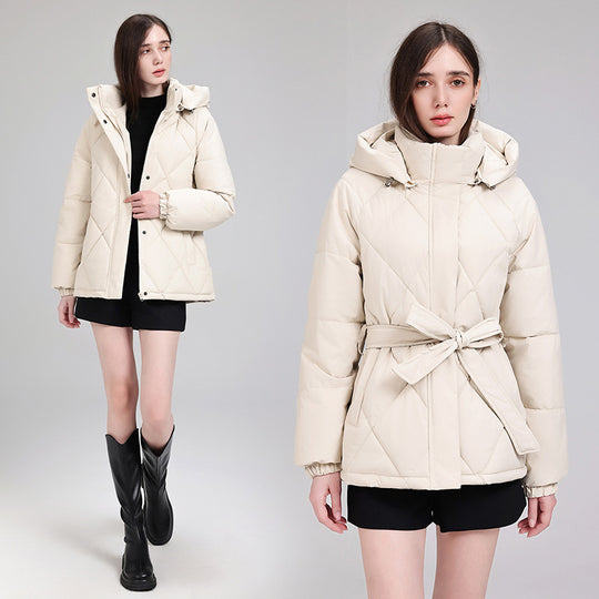 Damen nan luxuriöse kurze Pufferjacke mit integriertem Windschutzkragen und Taillengürtel Nord Taschen