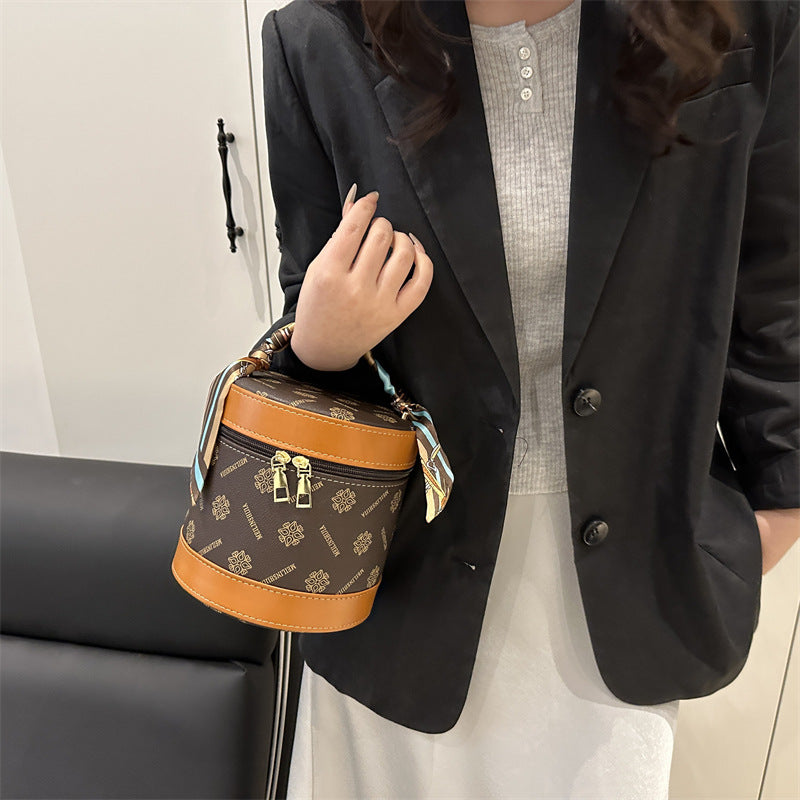 Damen elegante Rundhandtasche mit modischem Seidenhenkel Nord Taschen
