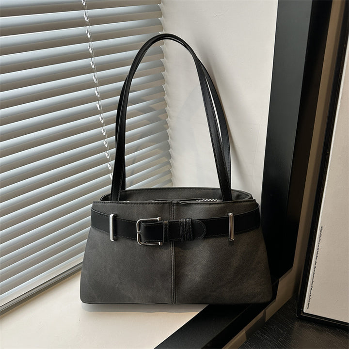 Damen elegante Schultertasche mit modernem Gurtverschluss Nord Taschen