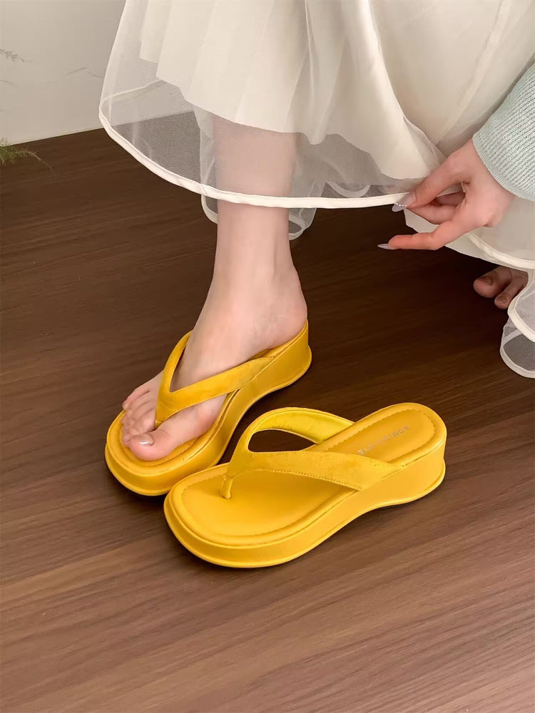 Damen trendige Wedge-Zehentrenner mit elegantem Obermaterial