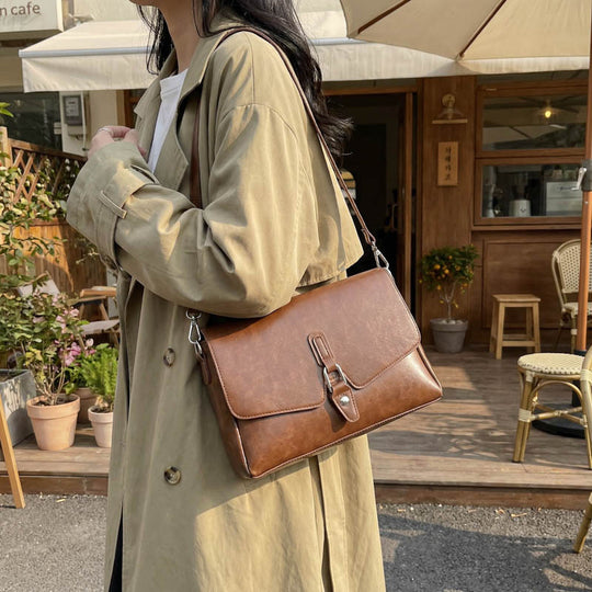 Damen elegante Umhängetasche mit luxuriösem Lederfinish und praktischen Fächern Nord Taschen