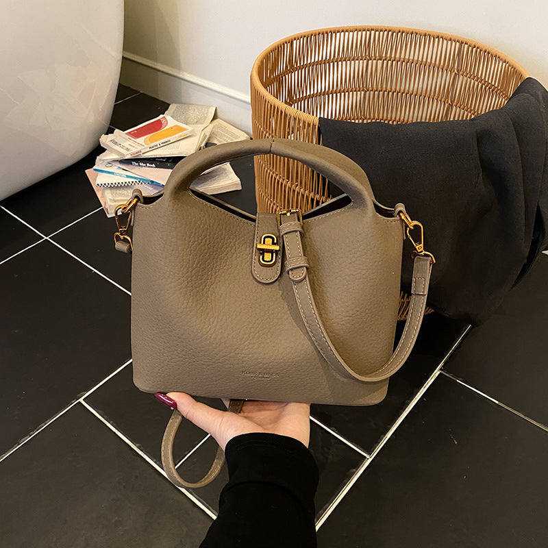Damen Hobo-Tasche mit elegantem Design und praktischen Fächern Nord Taschen