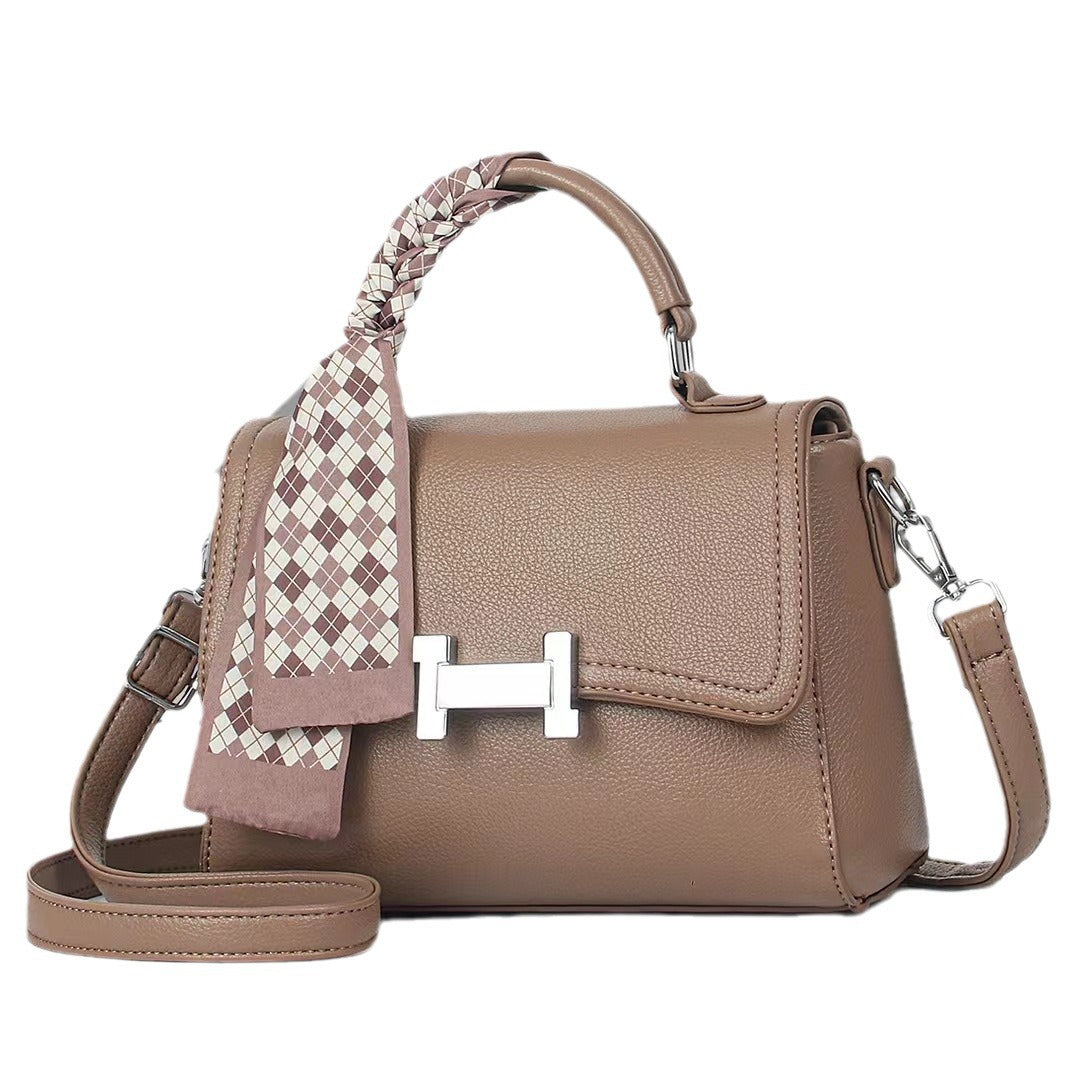 Damen elegante Schultertasche mit modischer Schleifenapplikation Nord Taschen