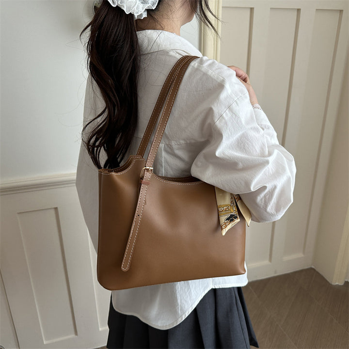 Damen elegante Tote-Bag mit feinem Tragegurt und modischen Accessoires Nord Taschen