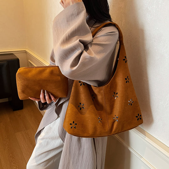 Damen Hobo-Tasche mit floralem Akzent und praktischem Mini-Portemonnaie Nord Taschen