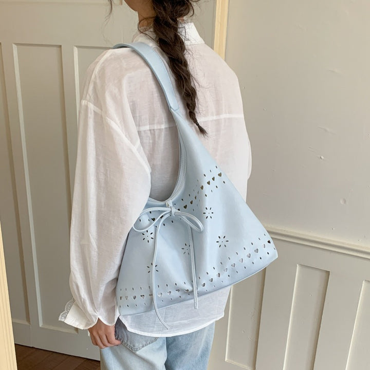 Damen Hobo-Tasche aus weichem Leder mit verzierten Details Nord Taschen