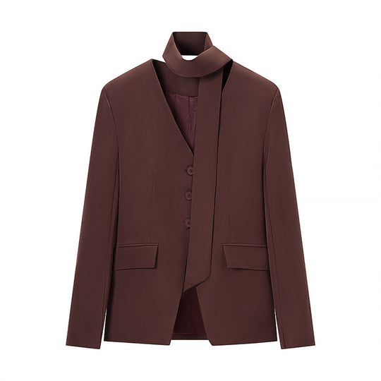 Damen Taillierter Blazer mit Schluppe, V‑Ausschnitt und Pattentaschen Nord Taschen