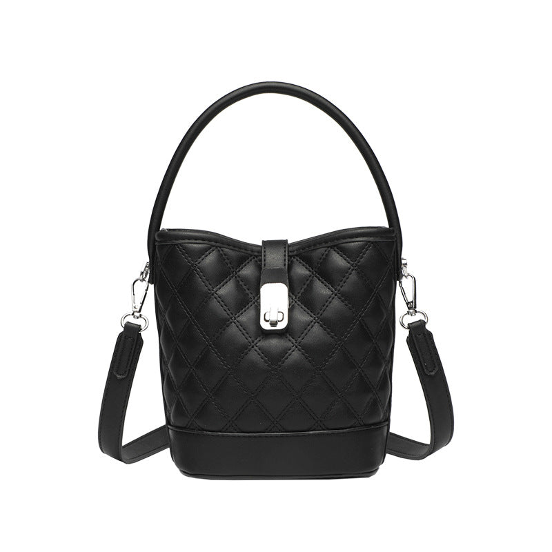 Damen Schultertasche mit quadratischem Korpus und glänzendem Steppmuster Nord Taschen