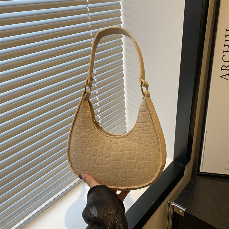 Damen stilvolle Schultertasche mit dezenter Kroko-Optik Nord Taschen