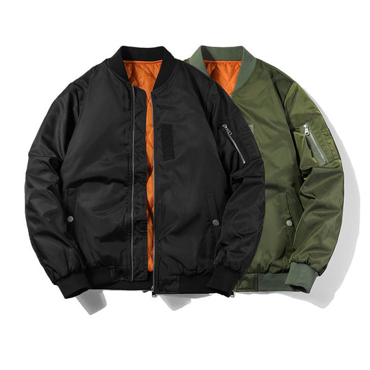 Herren Bomberjacke im Fliegerlook mit kontrastierender Innenfütterung, Ärmel‑Utilitytasche und elastischen Rippbündchen Nord Taschen