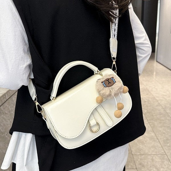 Damen elegante Umhängetasche mit verspieltem Anhänger Nord Taschen