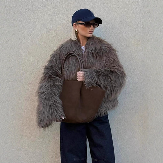 Damen Oversize Kurzjacke aus Kunstfell im Shaggy-Look mit voluminösem Schalkragen Nord Taschen