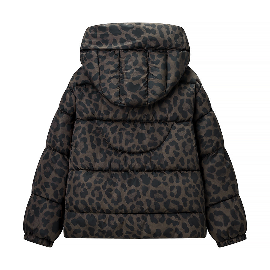 Damen Kurz geschnittene gesteppte Jacke mit hohem Kapuzenkragen, Tunnelzugsaum und Leopardenprint Nord Taschen