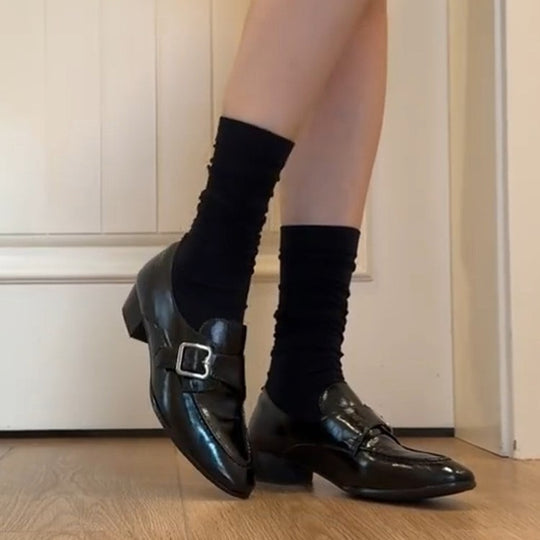 Damen Loafer mit poliertem Finish, dekorativer Metallschnalle und niedrigem Blockabsatz Nord Taschen