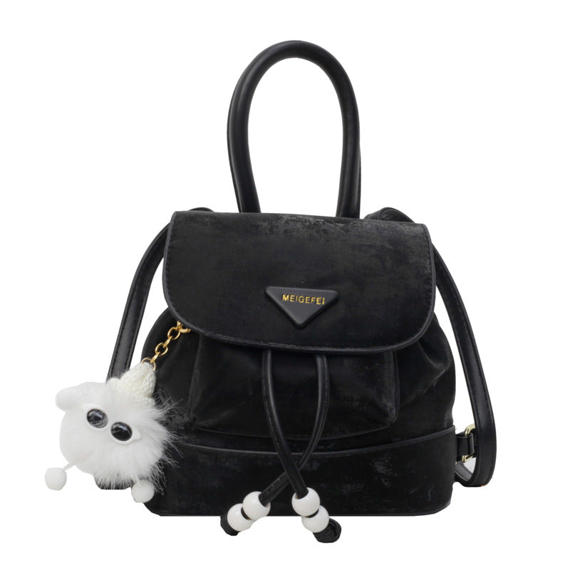 Damen Mini-Rucksack mit verspieltem Design und Plüschanhänger Nord Taschen