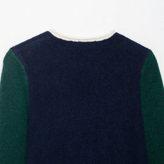 Damen Kuscheliger Colorblock-Pullover mit Rundhalsausschnitt und Kontrastärmeln Nord Taschen