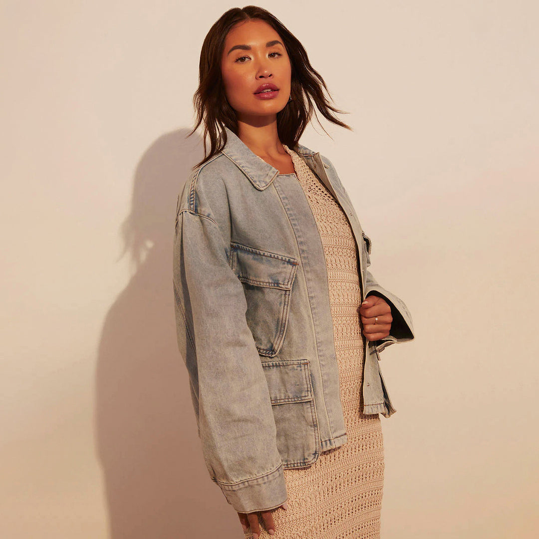 Damen Oversize-Utility-Denimjacke mit großen Pattentaschen und knöpfbarer Front Nord Taschen