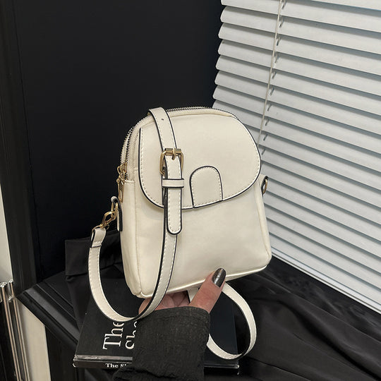 Damen edle Umhängetasche mit elegantem Klappverschluss und verstellbarem Riemen Nord Taschen