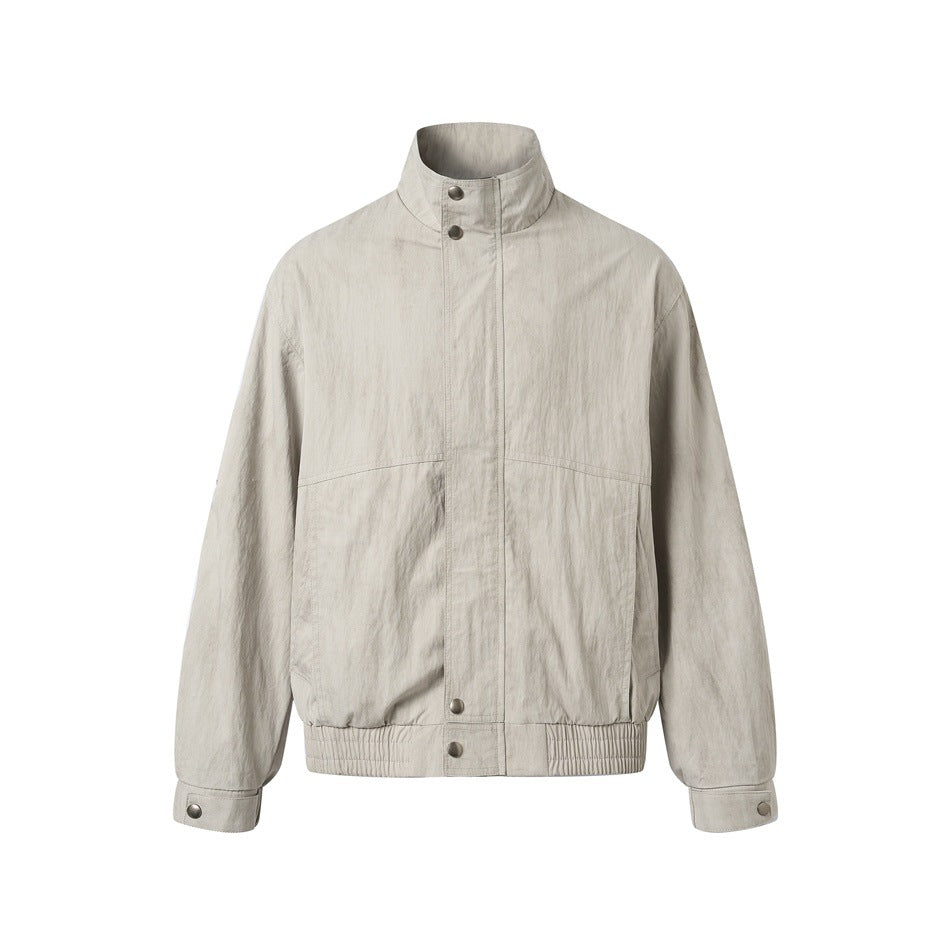 Unisex Kurzblouson im minimalistischen Workwear‑Look mit hohem Stehkragen und Druckknopfverschluss Nord Taschen