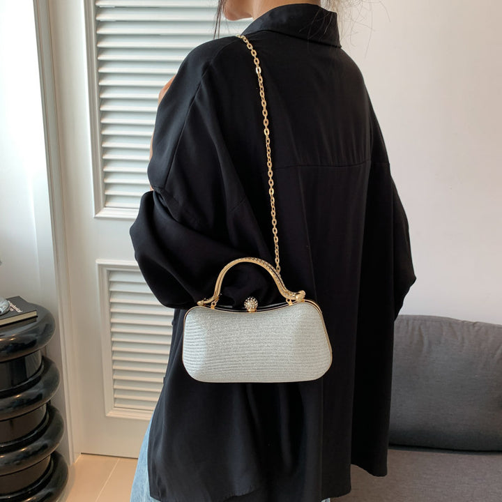 Damen glamouröse Clutch-Tasche mit dekorativem Kettenverschluss Nord Taschen
