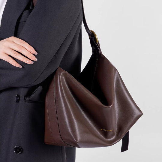 Damen Hobo Tasche aus luxuriösem Glattleder mit goldenen Akzenten Nord Taschen
