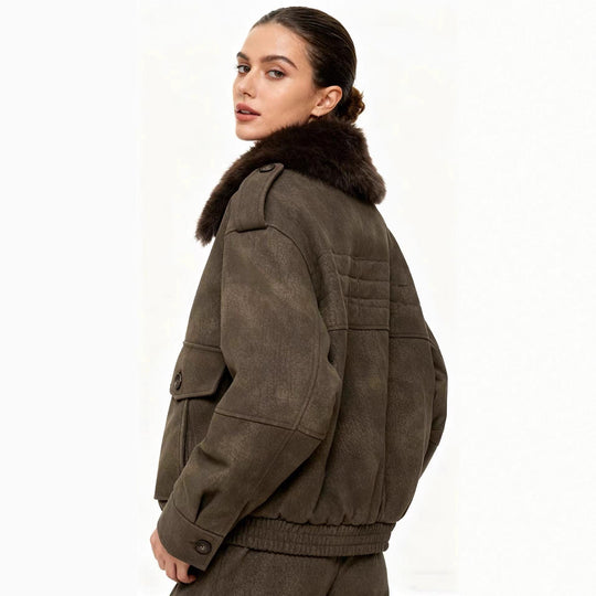 Damen Kurzjacke in Velourslederoptik mit abnehmbarem Fellkragen und Pattentaschen Nord Taschen