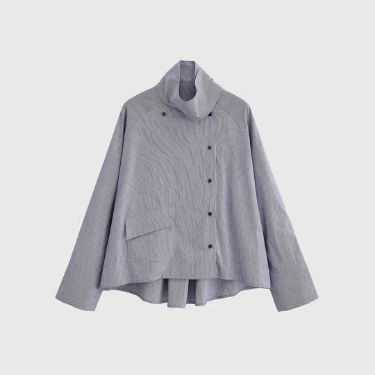 Damen leichte Oversize-Hemdjacke mit hohem Funnelkragen und asymmetrischer Knopfleiste Nord Taschen