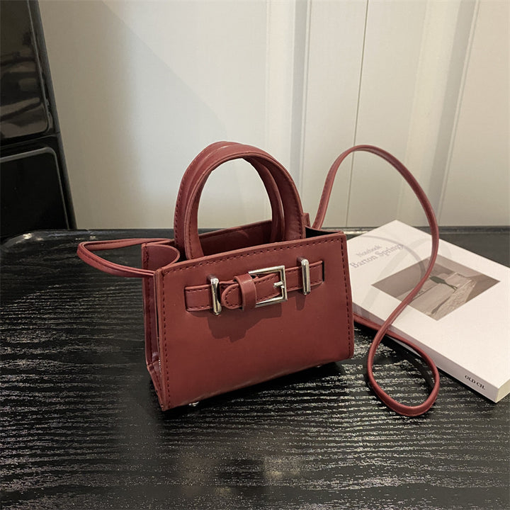 Damen stylische Handtasche mit praktischem Tragegurt und elegantem Verschluss Nord Taschen