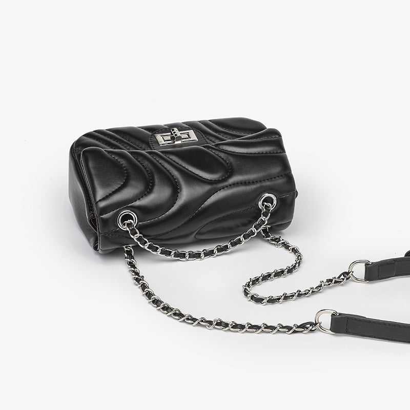 Damen Umhängetasche mit luxuriösem Wickel-Design und schickem Kettenverschluss Nord Taschen
