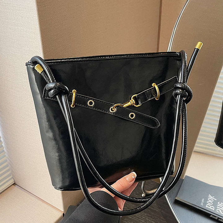 Damen Elegante Handtasche mit goldenen Akzenten Nord Taschen