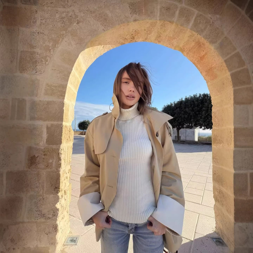 Damen Kurzjacke im Safari‑Stil mit Taillengürtel und übergroßen Manschetten Nord Taschen