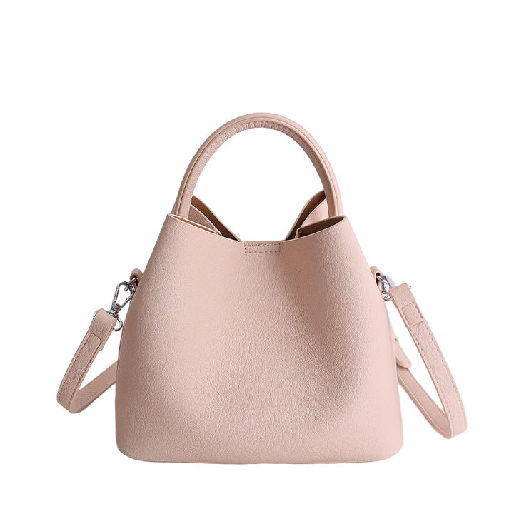 Damen Hobo-Tasche mit abnehmbarem Plüschanhänger Nord Taschen
