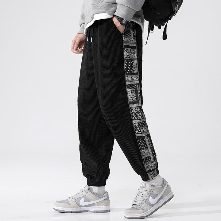 Herren Cord-Jogger mit Bandana-Seiteneinsatz, elastischem Bund, schmal zulaufender Knöcheln und geripptem Strukturstoff Nord Taschen