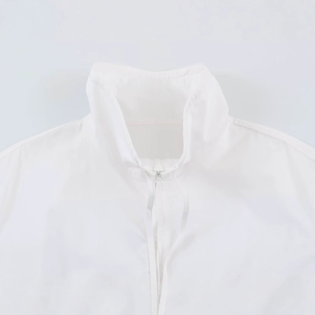 Damen Leichte Cropped Übergangsjacke mit hohem Funnelkragen und Tunnelzugtaillierung Nord Taschen