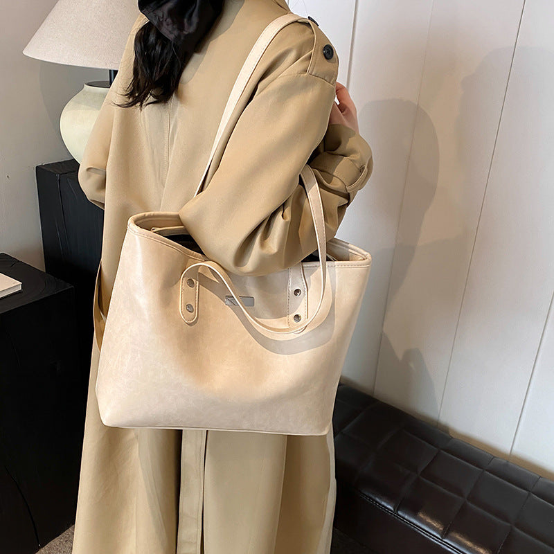 Damen elegante Tragetasche mit hochwertigen Kunstlederdetails Nord Taschen
