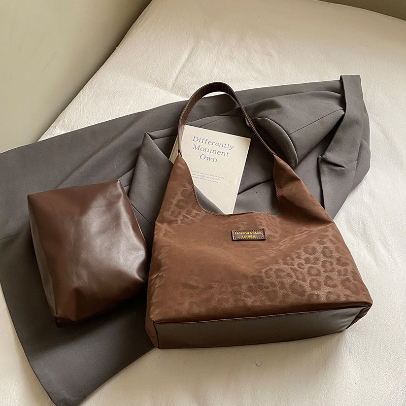 Damen Handtasche mit strukturierter Oberfläche Nord Taschen
