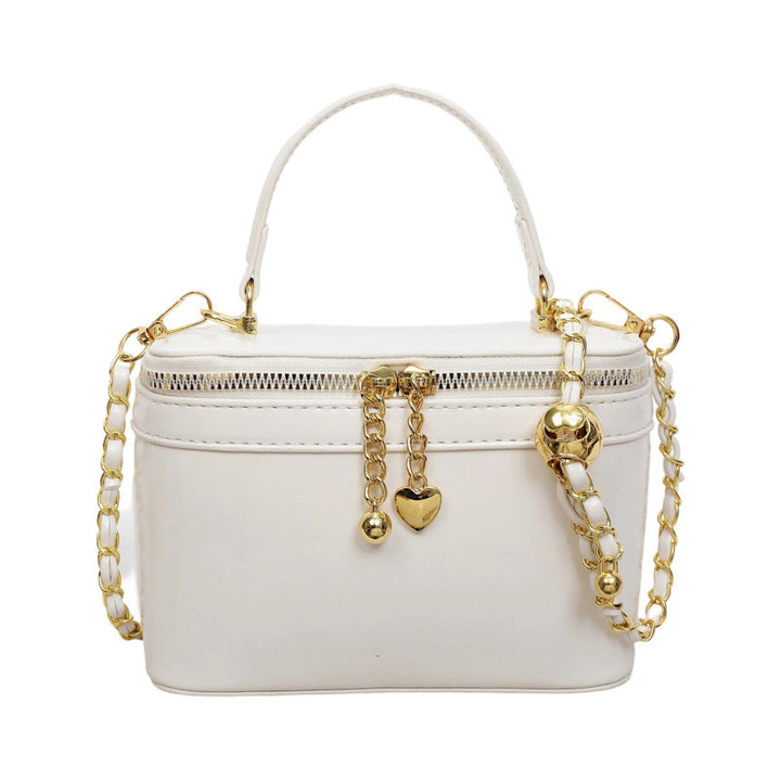 Damen Clutch mit dekorativen Kettenakzenten Nord Taschen
