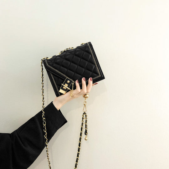Damen Clutch-Tasche mit luxuriösem Kettenriemen und edlem Steppmuster Nord Taschen