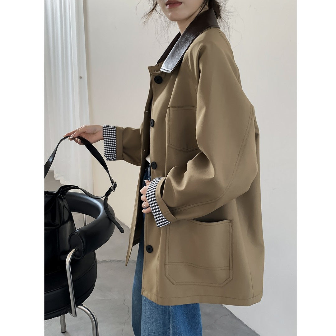 Damen Oversize Kurzjacke im Trenchstil mit Lederoptik-Kragen und karierten Umschlagmanschetten Nord Taschen