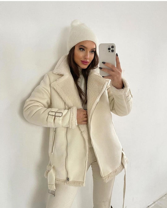 Damen Oversized Kunstleder-Fliegerjacke mit Teddyfell-Futter und Schnallen Nord Taschen