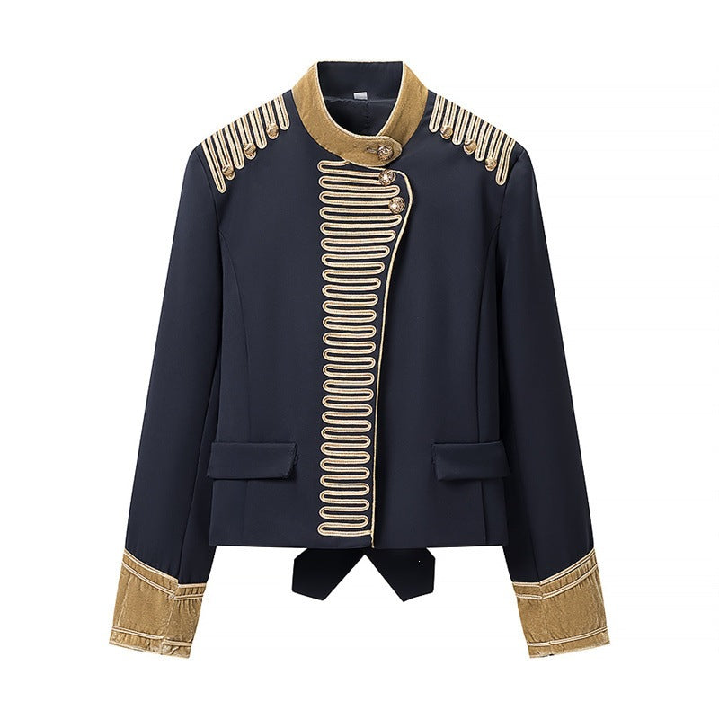 Damen Kurze militärisch inspirierte Jacke mit Stehkragen, Zierkordeln und goldbesetzten Manschetten Nord Taschen