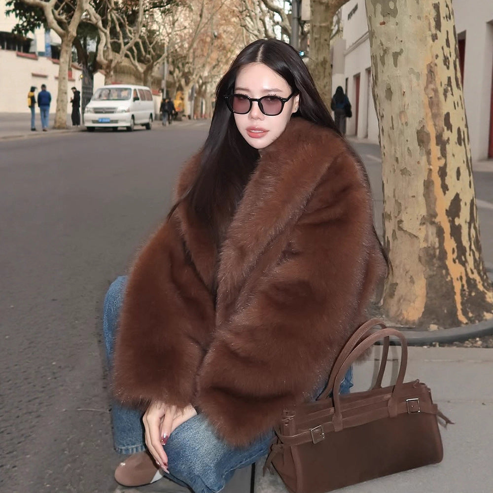 Damen Kurzmantel aus veganem Hochflor-Fauxfur mit Oversize-Schalkragen Nord Taschen