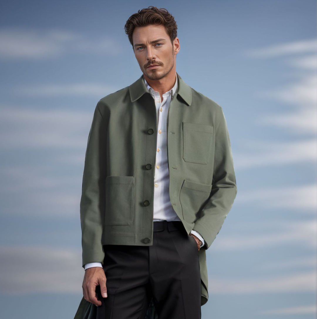 Herren Kurz‑Chorecoat mit Hemdkragen, aufgesetzten Taschen und minimalistischer Knopfleiste Nord Taschen