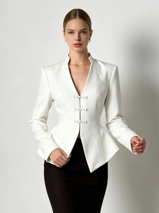 Damen Taillierter Peplum-Blazer mit Mandarinkragen und dekorativen Knotenverschlüssen Nord Taschen