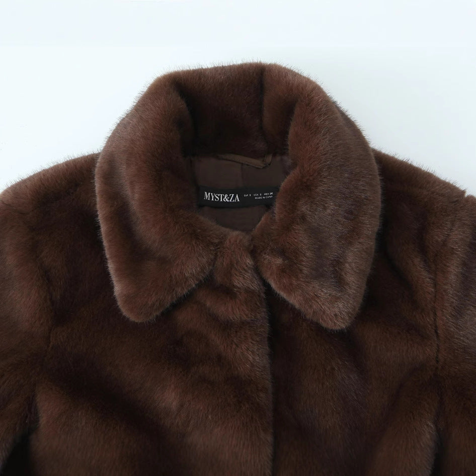 Damen Kurzjacke aus luxuriösem Kunstfell mit klassischem Hemdkragen Nord Taschen