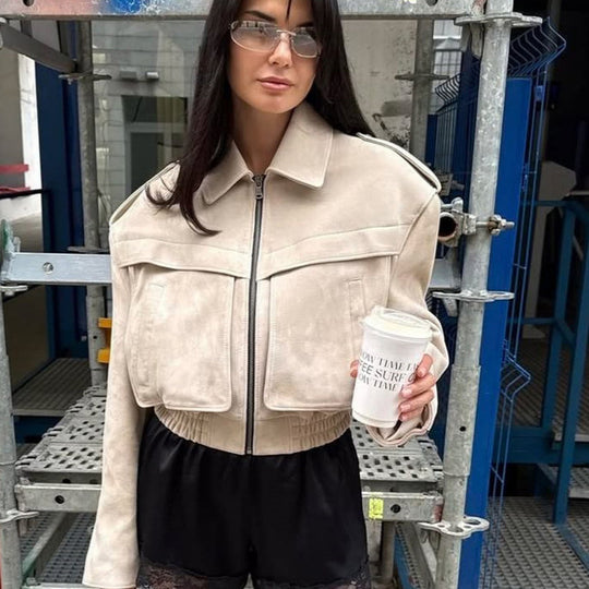 Damen Kurzblouson aus Veloursleder‑Optik mit Oversize‑Schulter und verdecktem Reißverschluss Nord Taschen